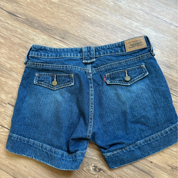 Levi’s shorts - Picture 9 of 9